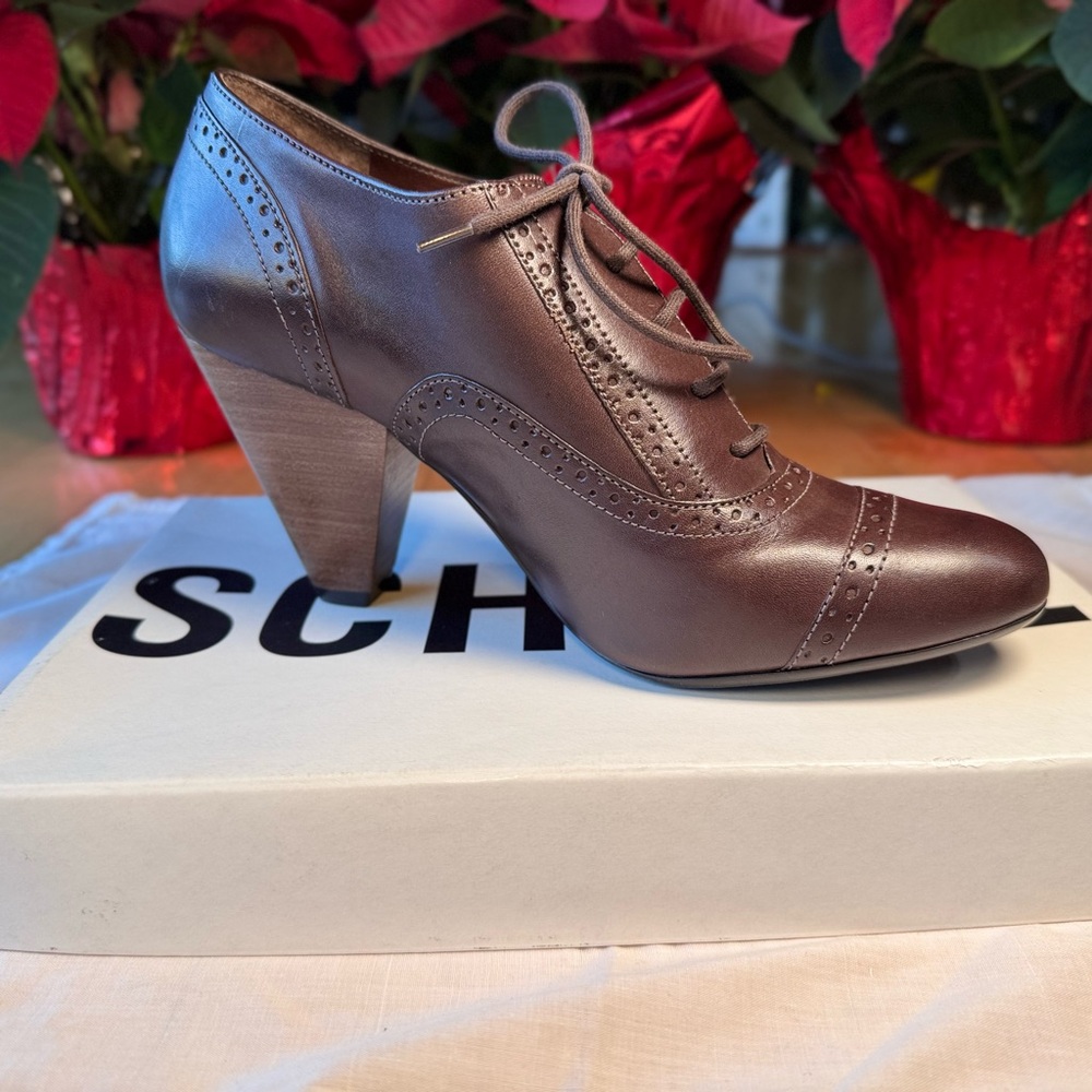SCHUTZ Brown Lace Up Boots with High Heel and Brogue Perforations